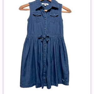Girls sz 7  DKNY denim button up dress w/ bow and 2 pockets on‎ the front. (724)